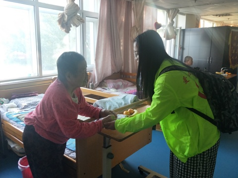 云顶国际8588yd爱心帮扶团中秋慰问老人活动圆满结束_ .jpg